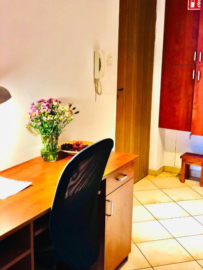 Bertom Krakow Apartaments Czerwone Maki Esterno foto